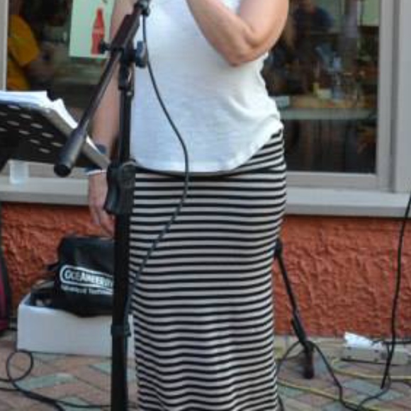 HourglassnLlily Dresses & Skirts - ❤️HourGlassLily Straight Skirt Size Small❤️